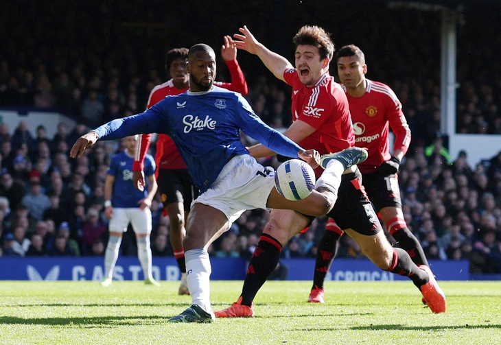 Man United hòa Everton sau khi bị dẫn trước 2 bàn  - Ảnh 1.